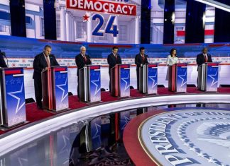 Dezbaterea din aceasta saptamana este o sansa critica pentru rivalii lui Trump de a-l face sa plateasca pentru ignorarea lor